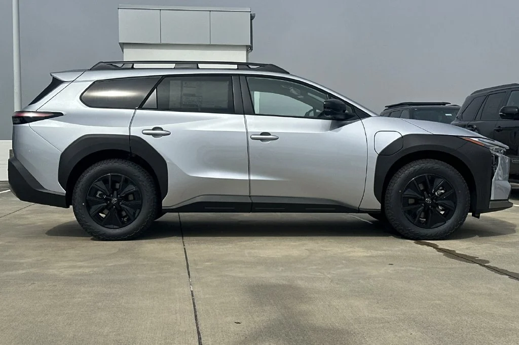 New 2027 Steel Toyota  image 3