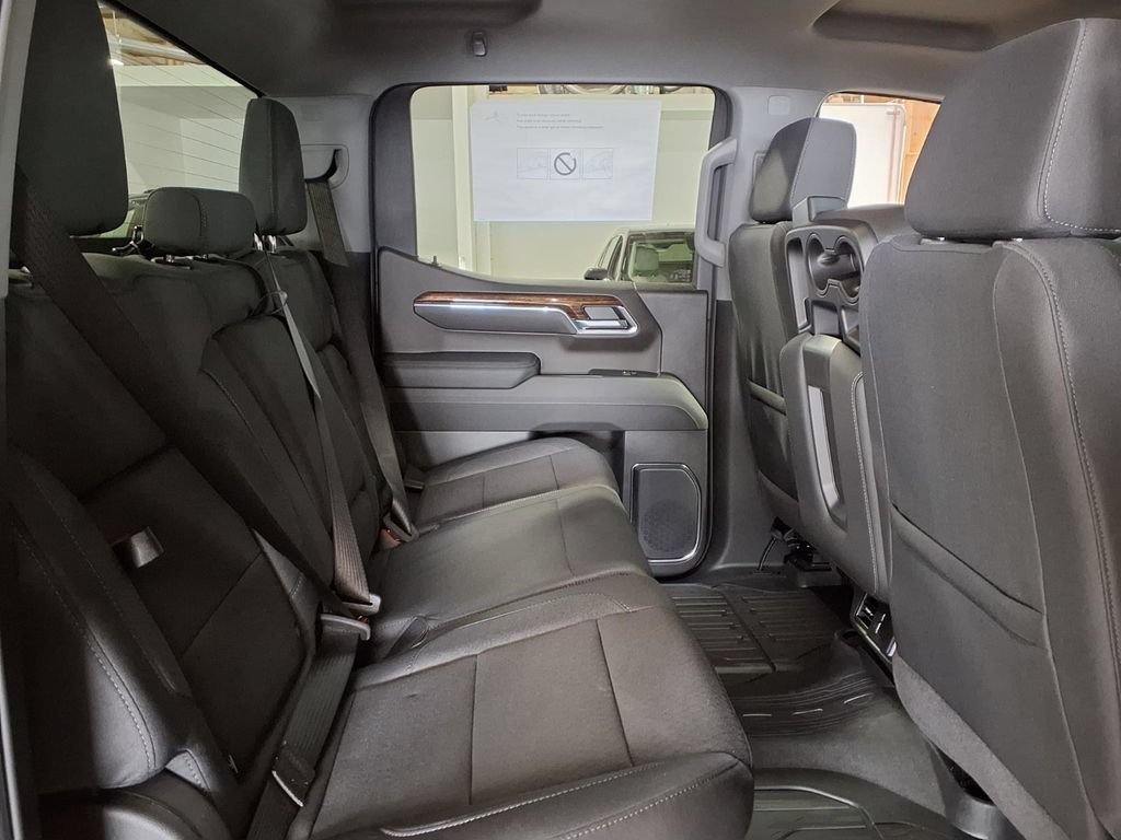 New 2026 Onyx Black GMC Elevation image 7