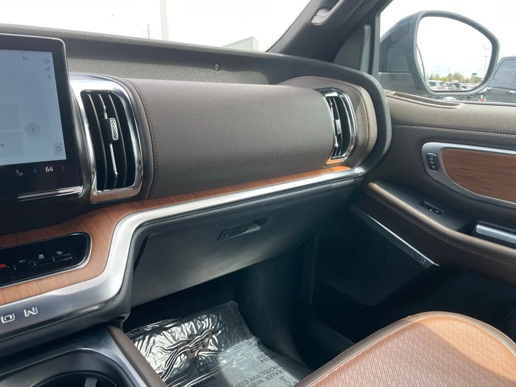 Used 2025 Black Metallic Ford King Ranch image 63