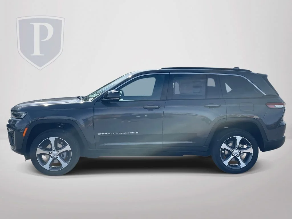 New 2026 Baltic Gray Metallic Clear-Coat Exterior Paint Jeep Limited image 5