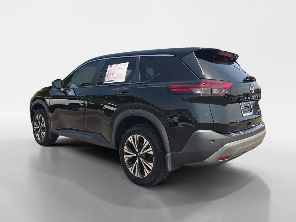 Used 2022 Super Black Nissan SV image 5