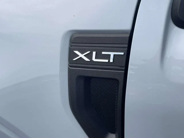 New 2026 Space White Metallic Ford XLT image 6