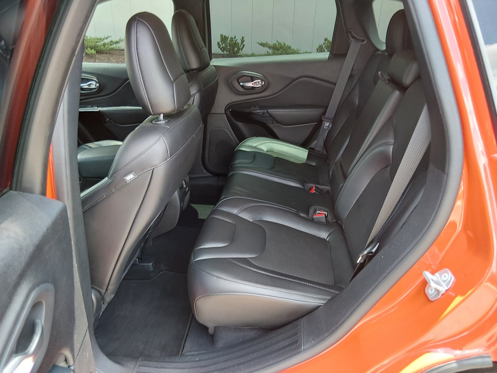Used 2021 Spitfire Orange Clear Coat Jeep Altitude image 12