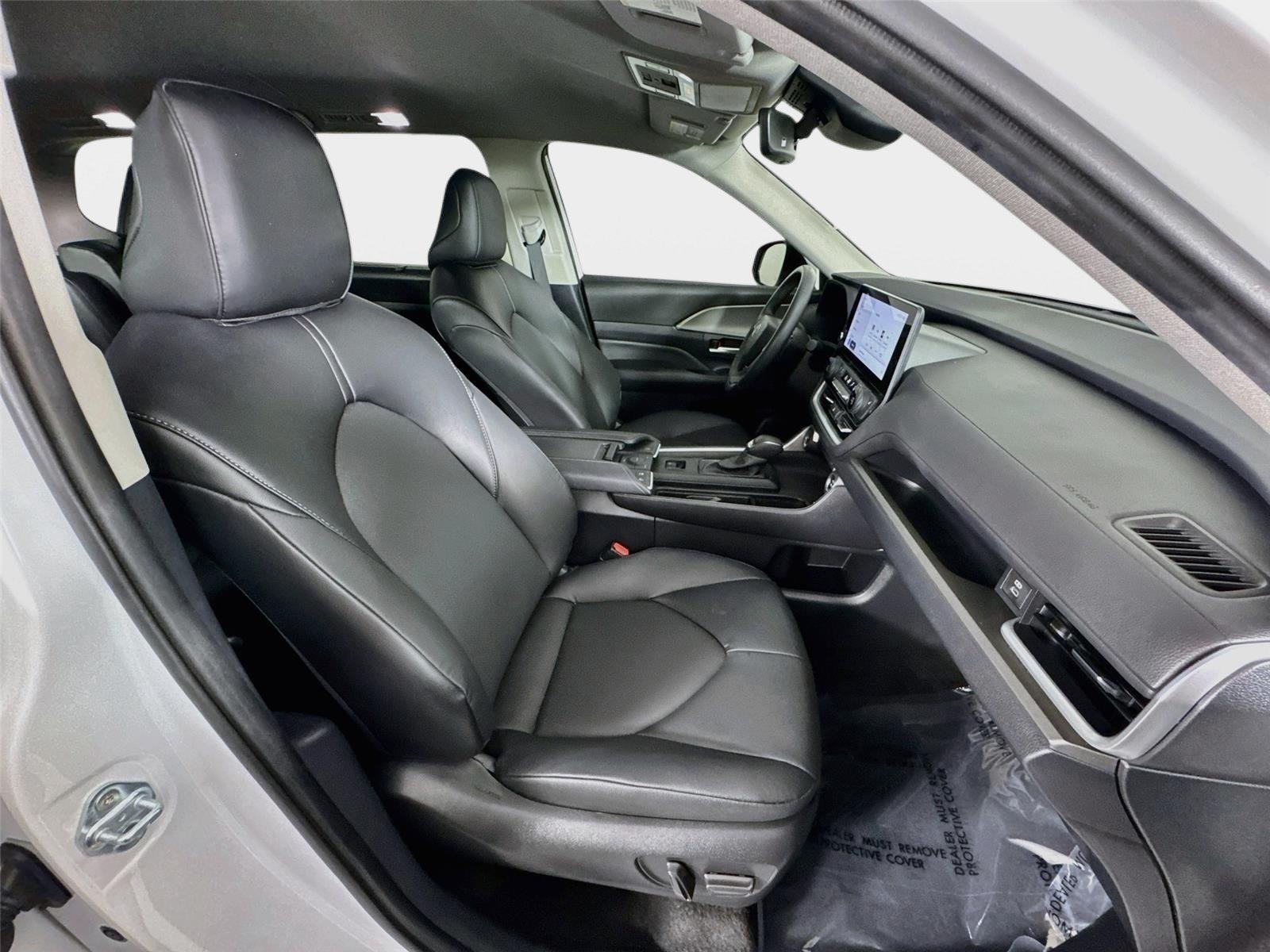 Used 2024 Pearl Toyota XLE image 28