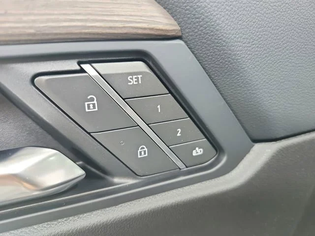 2026 GMC Acadia Denali - Photo 21
