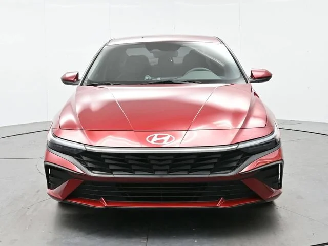 Used 2024 Ultimate Red Hyundai SEL image 2