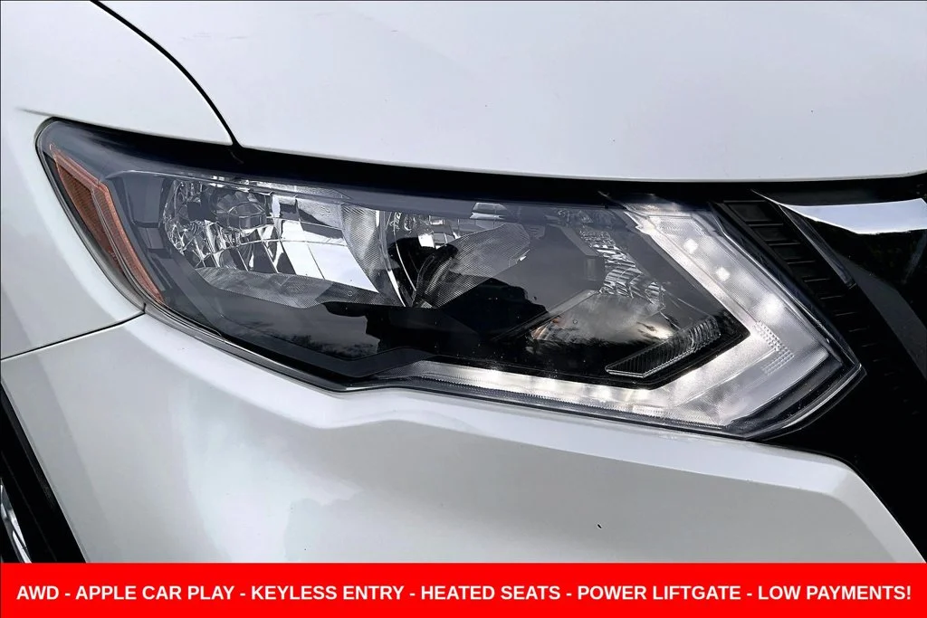 Used 2019 White Nissan SV image 38