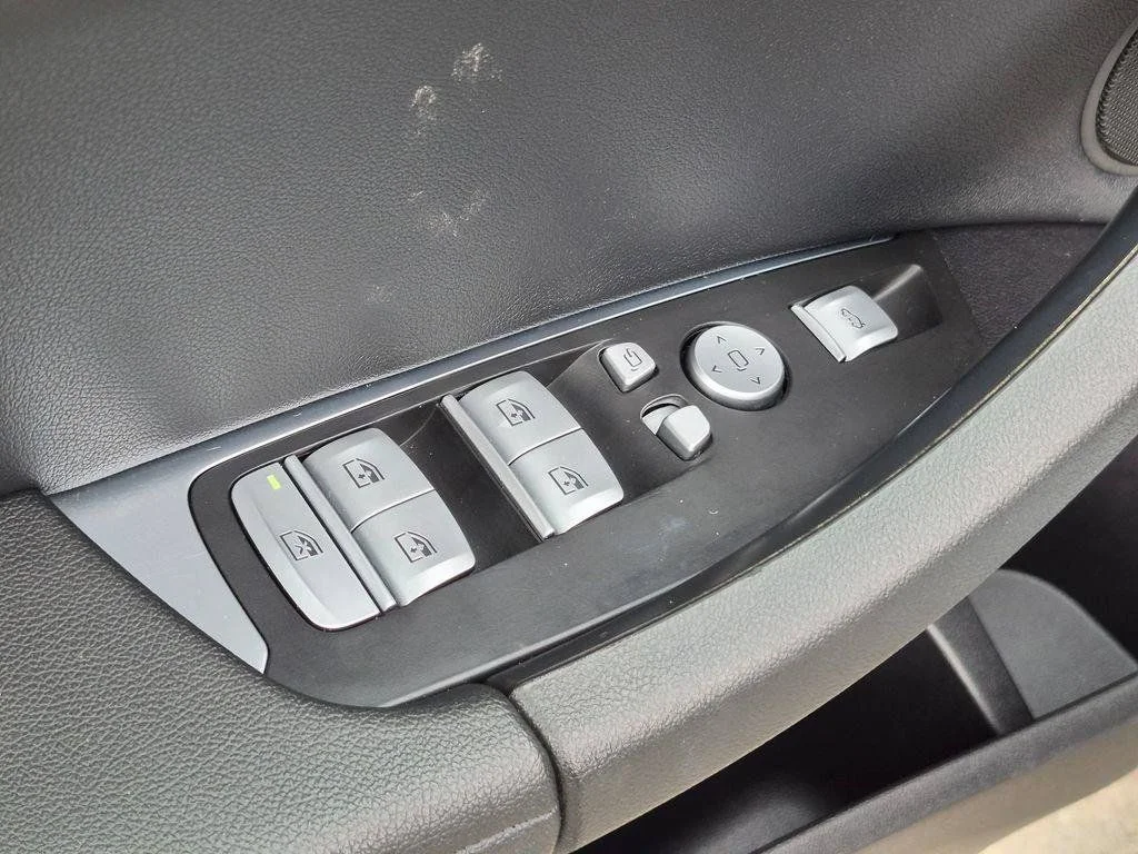 Used 2020 Silver BMW xDrive30i image 13