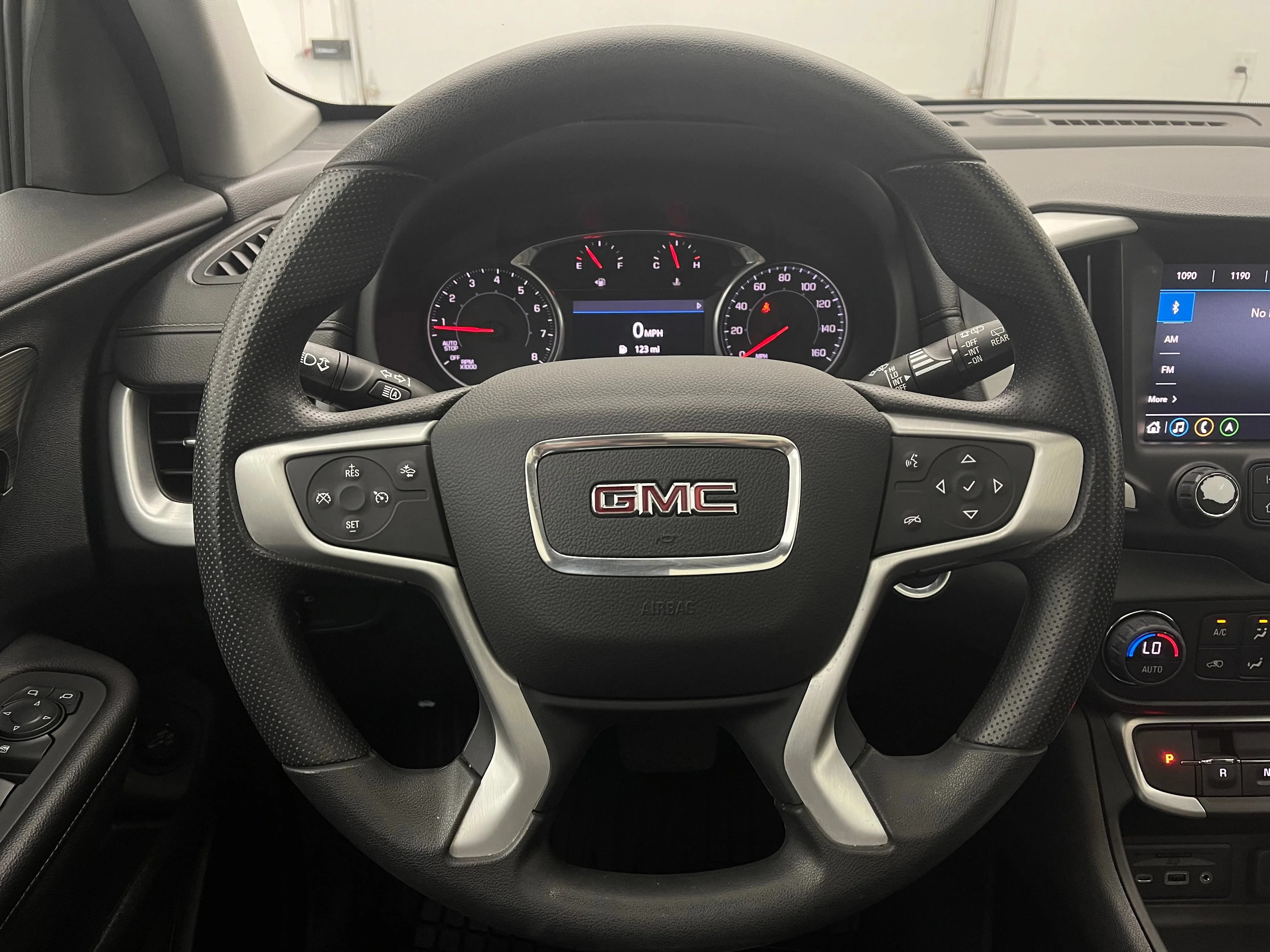 Used 2022 Ebony Twilight Metallic GMC SLE image 20