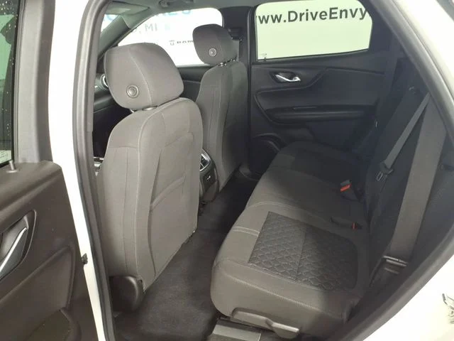 Used 2021 White Chevrolet LT image 9
