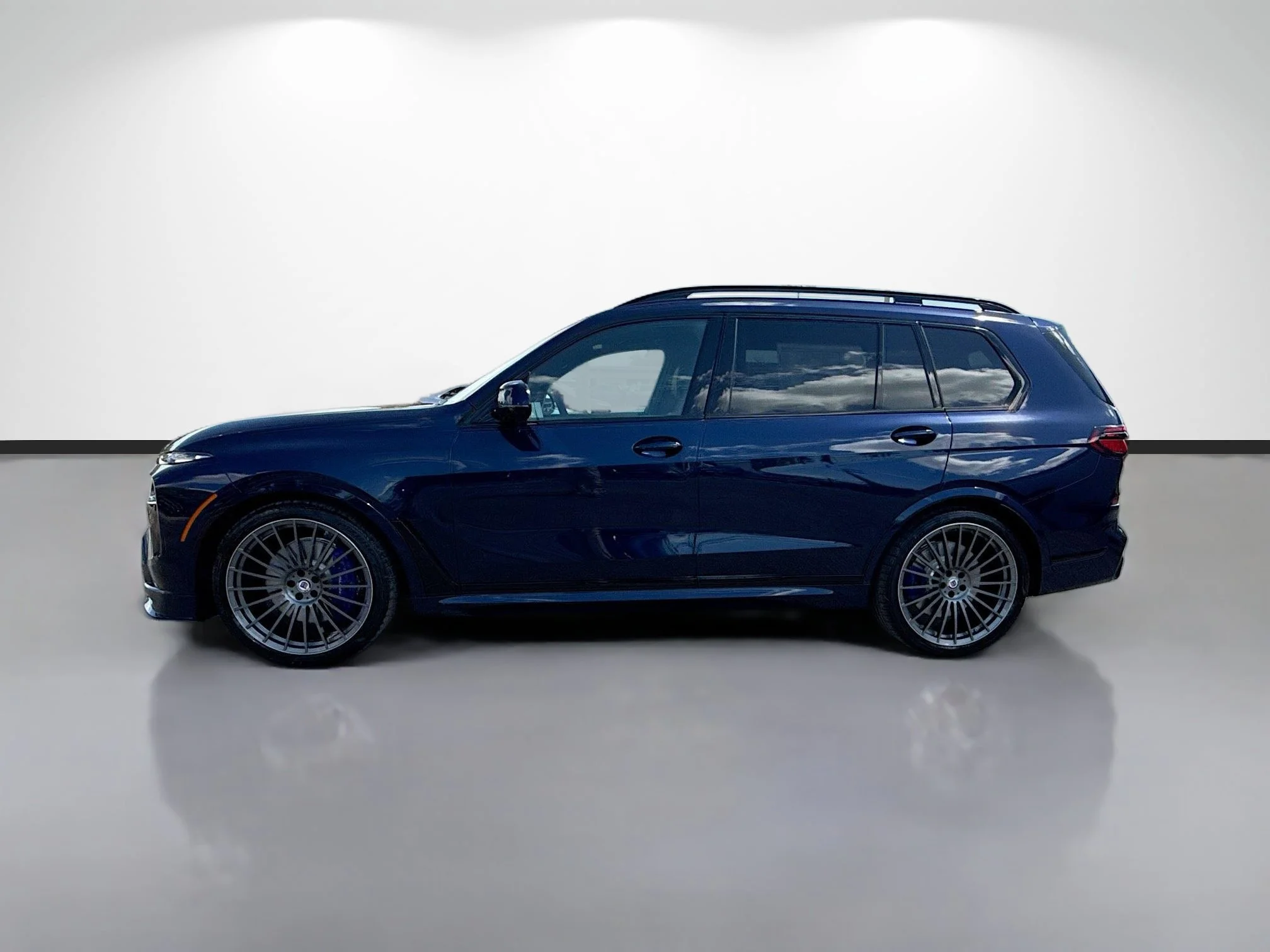 New 2026 Tanzanite Blue II Metallic BMW ALPINA XB7 image 6