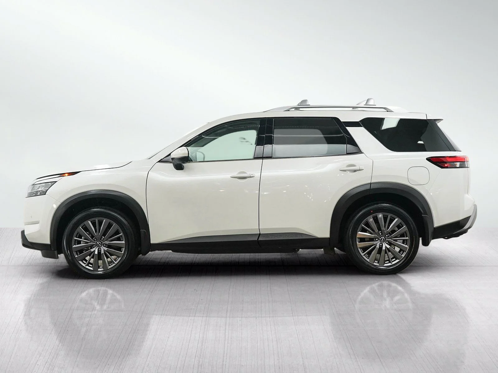 Used 2024 Nissan Pathfinder SL with VIN 5N1DR3CD1RC207463 for sale in Burnsville, Minnesota