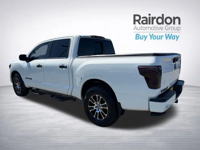 Used 2021 Glacier White Nissan SV image 5