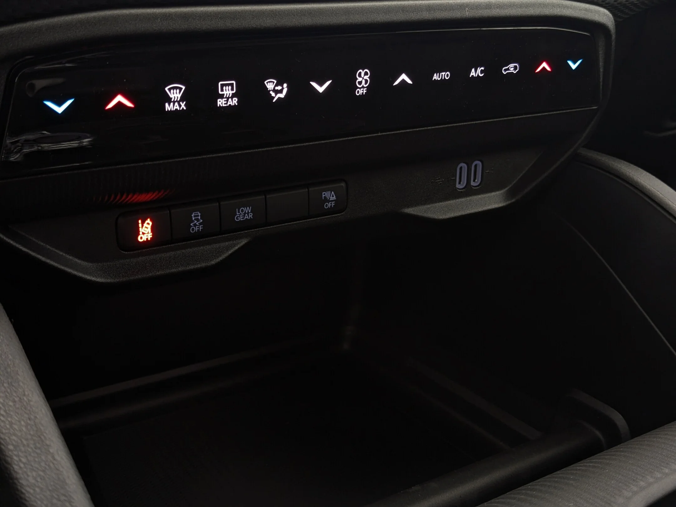 New 2026 Red Jeep Limited - - Hybrid - Dual-Pane Pano Sunroof - Capri Leatherette - Power Liftgate & More! image 20
