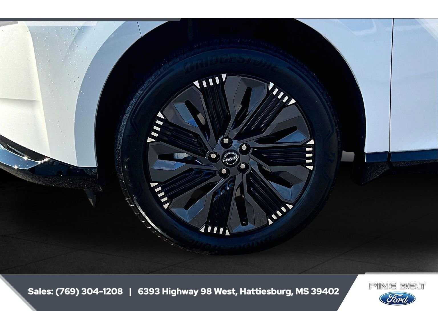 Used 2025 Everest White Pearl Tricoat Nissan Platinum image 7