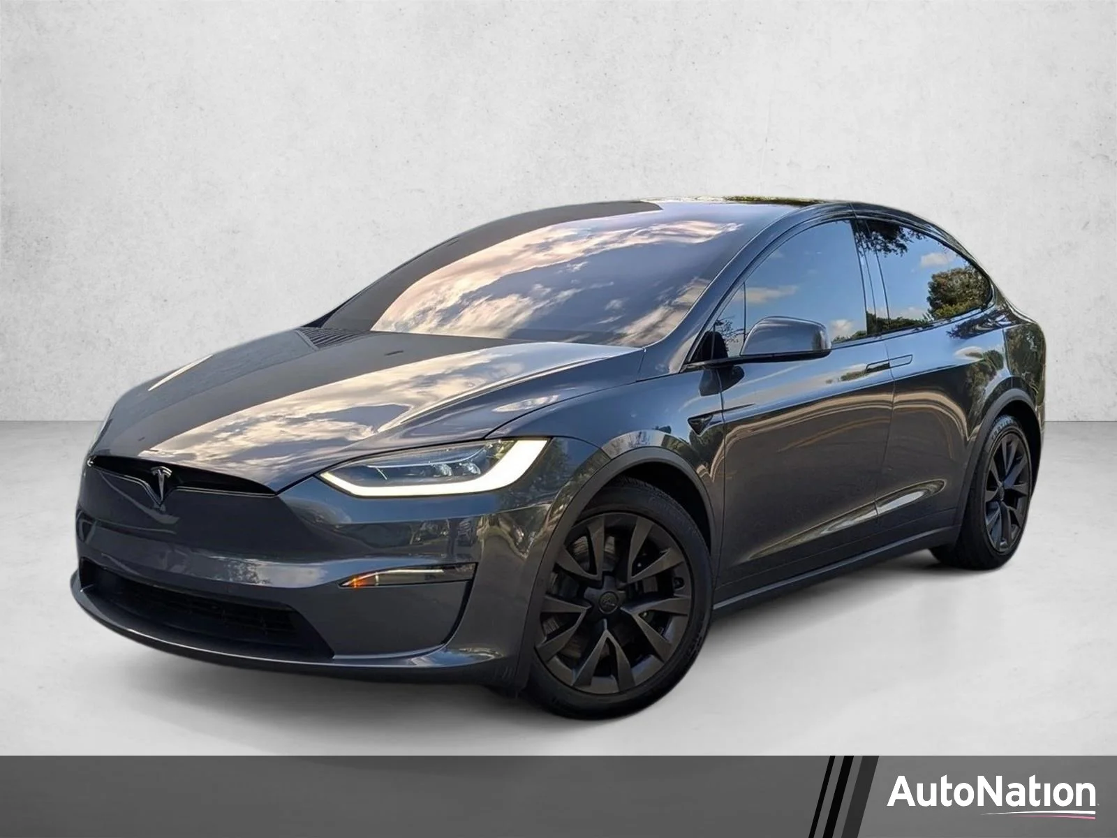 2023 Tesla Model X Long Range's photo