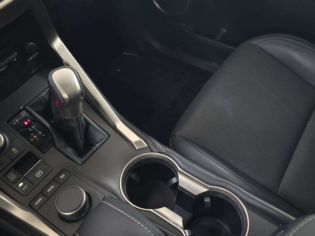 Used 2017 White Lexus 200t image 25