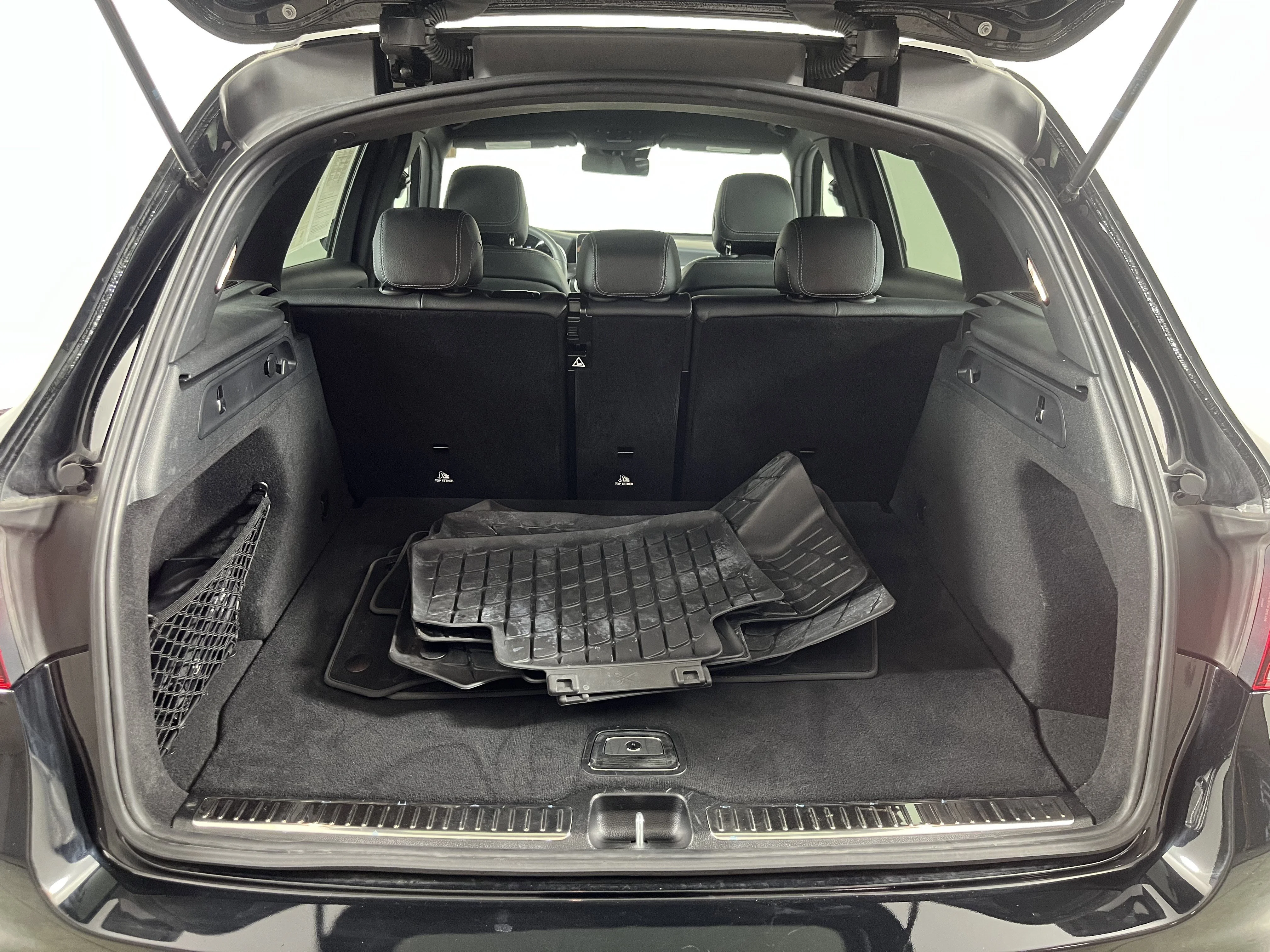 Used 2022 Black Mercedes-Benz GLC 300 image 26
