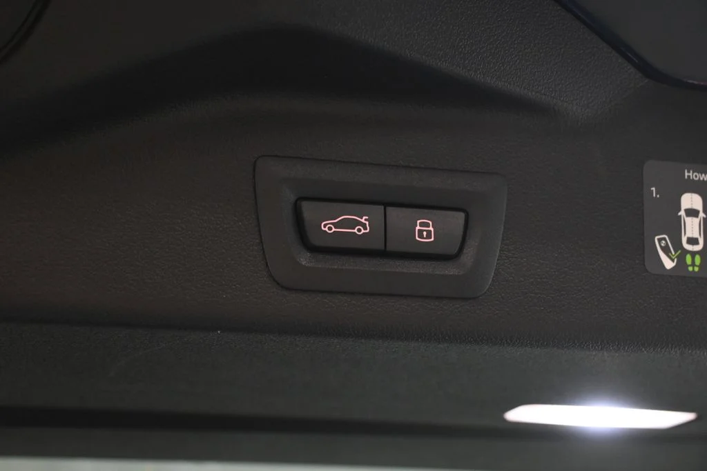Used 2026 Black BMW xDrive50e image 38