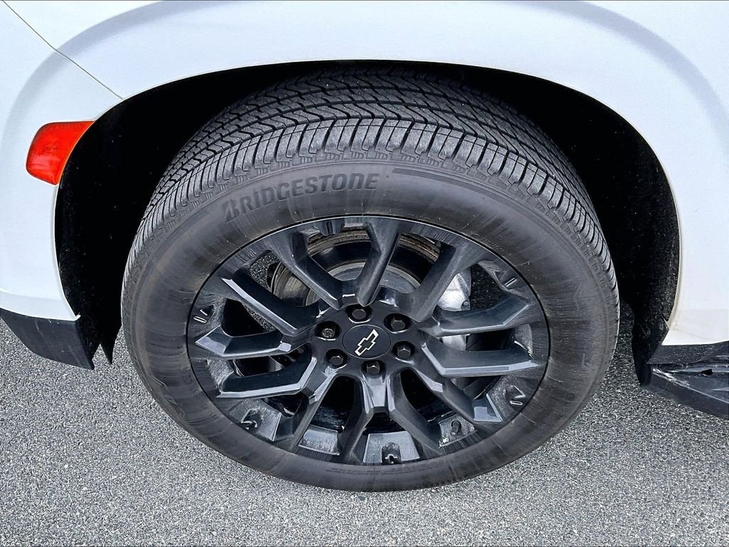 Used 2023 Summit White Chevrolet Premier image 7