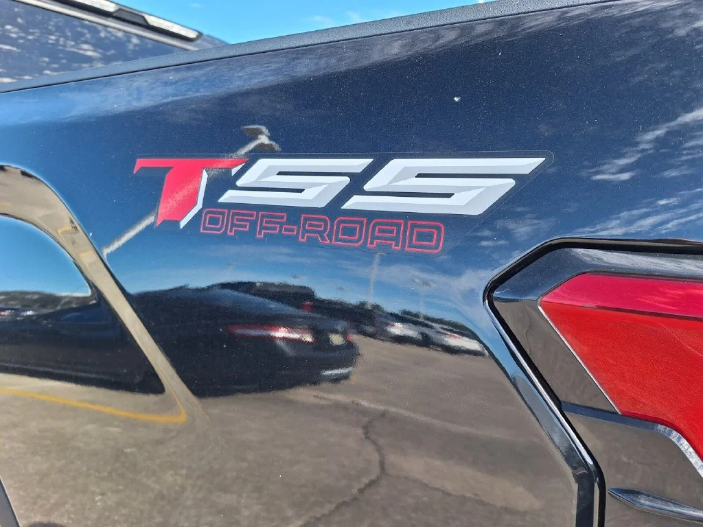 Used 2022 Black Toyota SR5 image 5