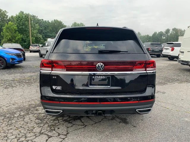 Used 2025  Volkswagen 2.0T SE w/Technology image 7