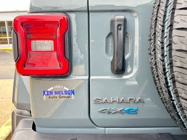 Used 2025 Gray Jeep Sahara 4xe image 8