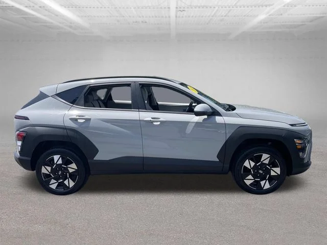 Used 2025 Gray Hyundai SEL image 5