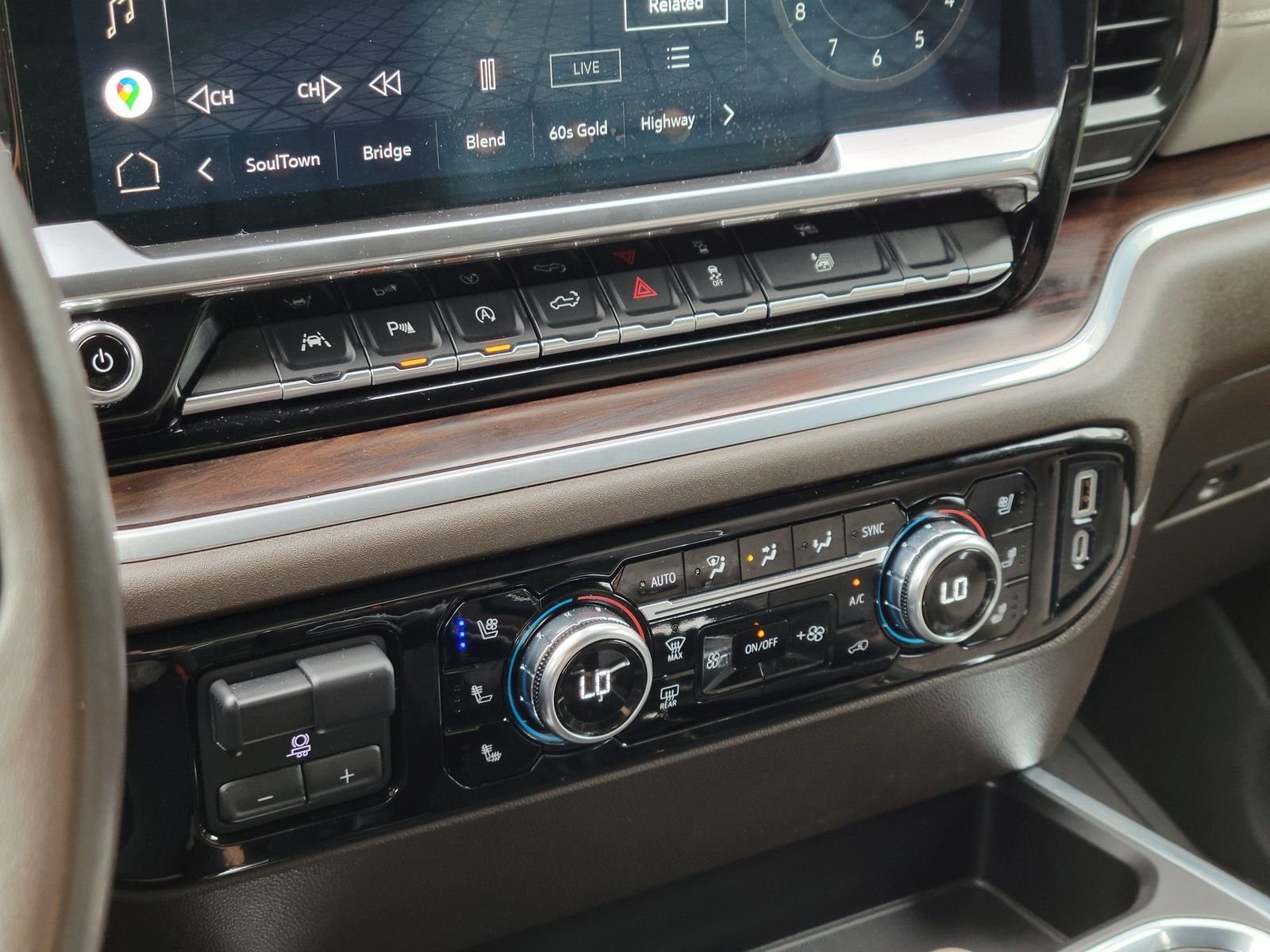 Used 2022 Red GMC SLT image 21