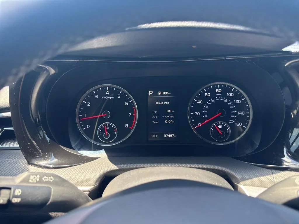 Used 2024 White Kia GT-Line image 23