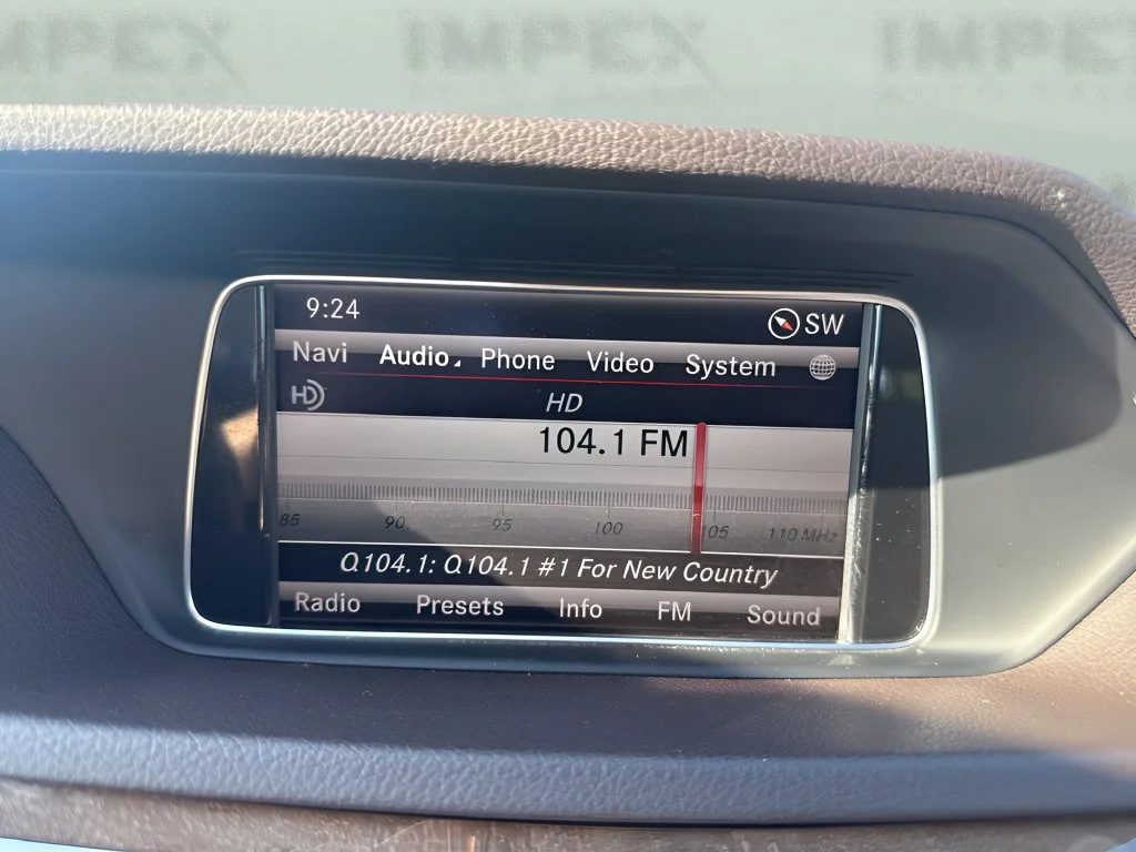 Used 2014  Mercedes-Benz E 350 Luxury image 19