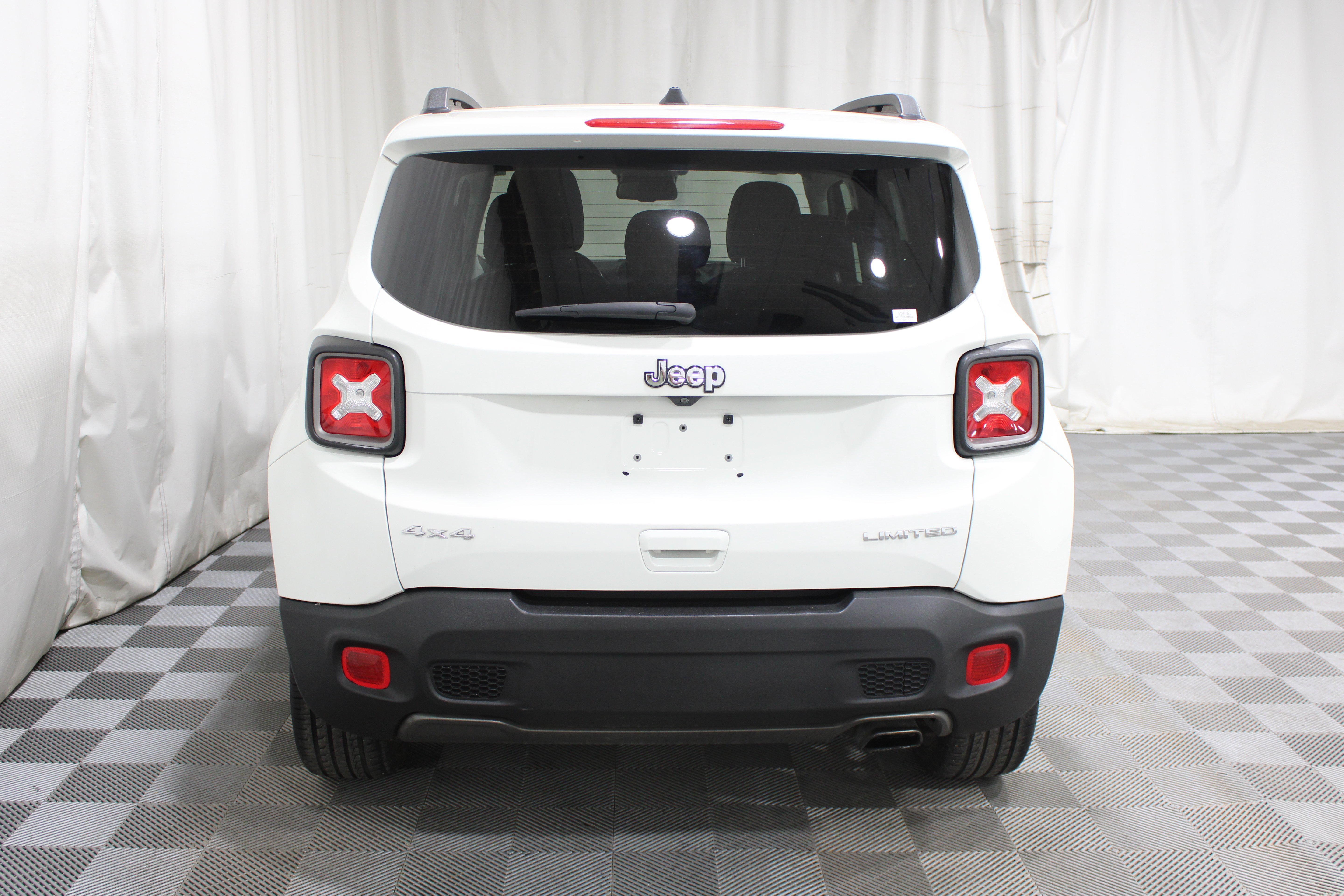Used 2020 Alpine White Clearcoat Jeep Limited image 31