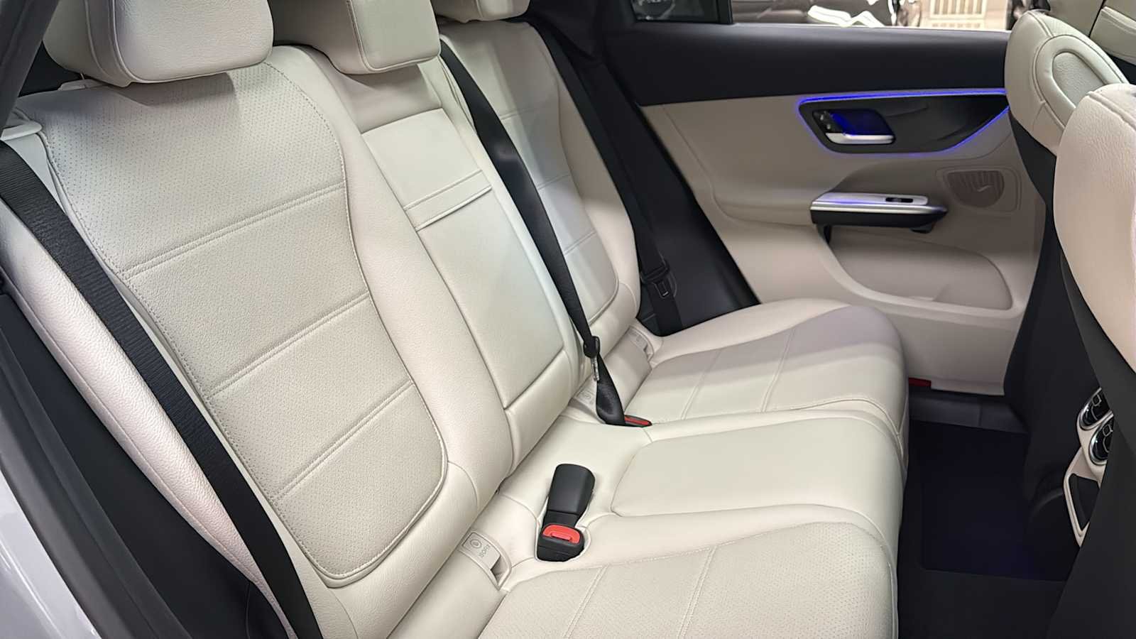 New 2027 MANUFAKTUR Alpine Grey Mercedes-Benz GLC 300 image 36