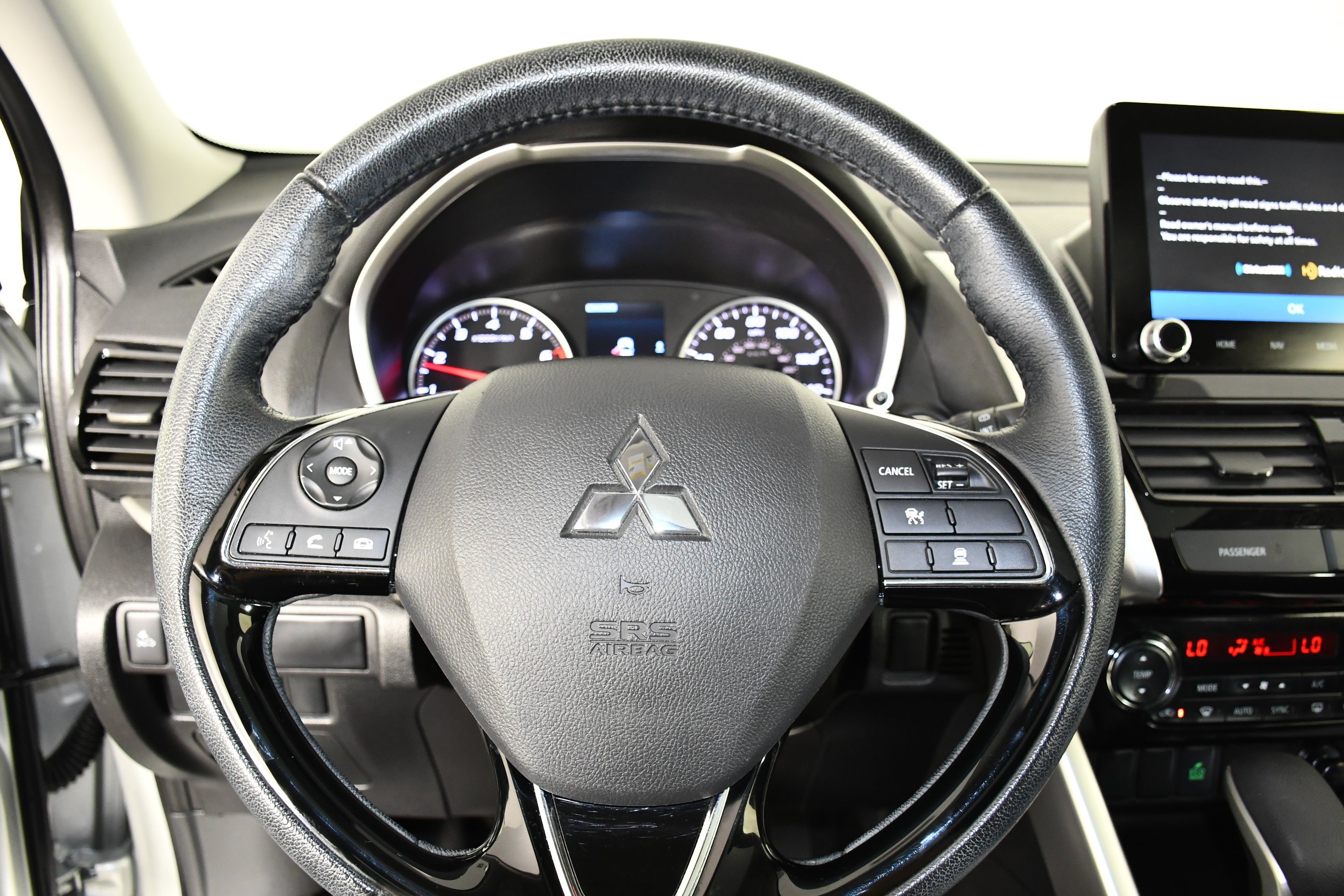 Certified Used 2024 Alloy Silver Metallic Mitsubishi SE image 19