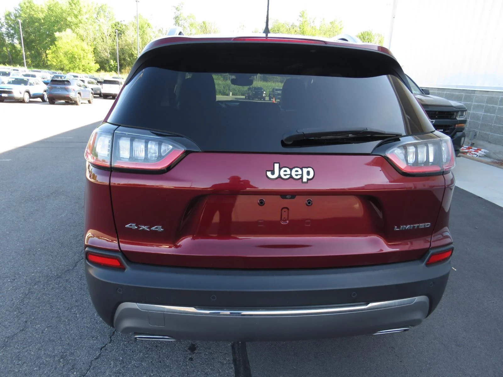 Used 2021 Velvet Red Pearlcoat Jeep Limited image 18