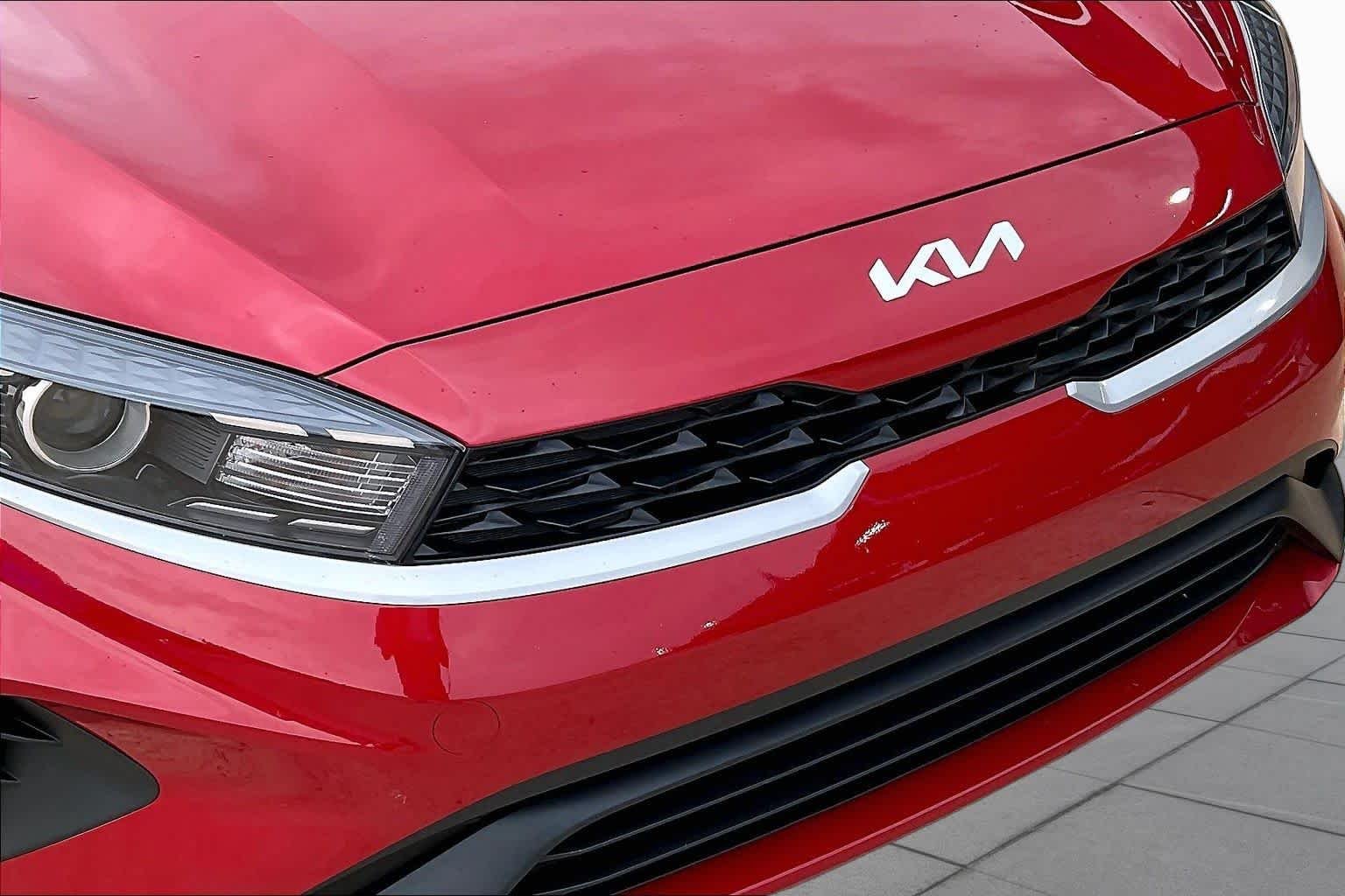 Used 2024 Currant Red Kia LXS image 26
