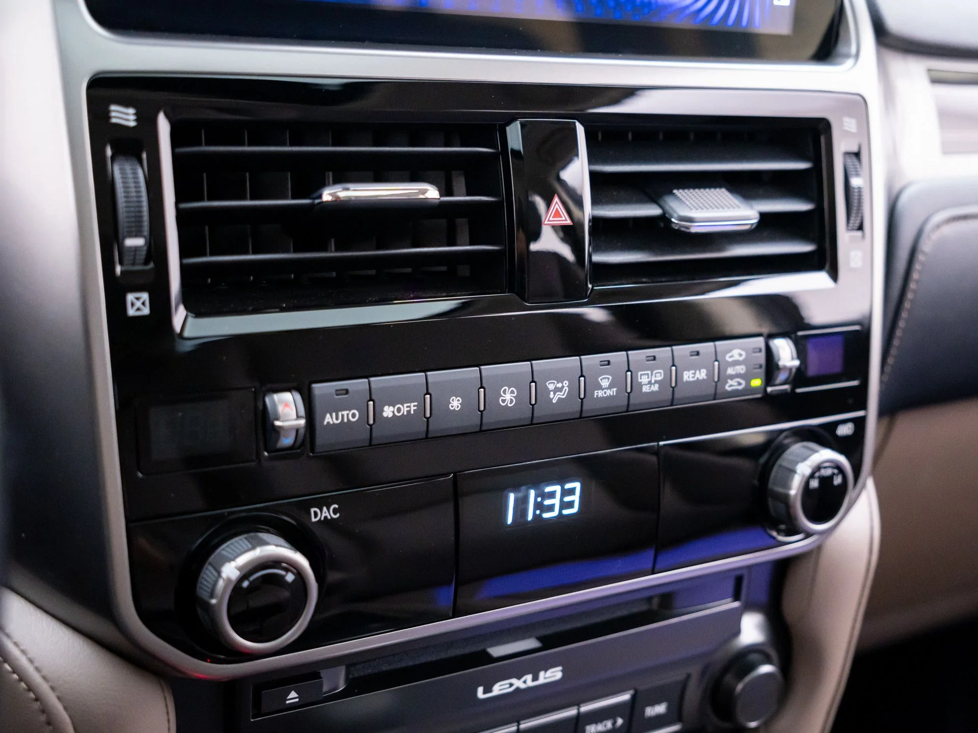 Used 2022 Blue Lexus 460 image 27