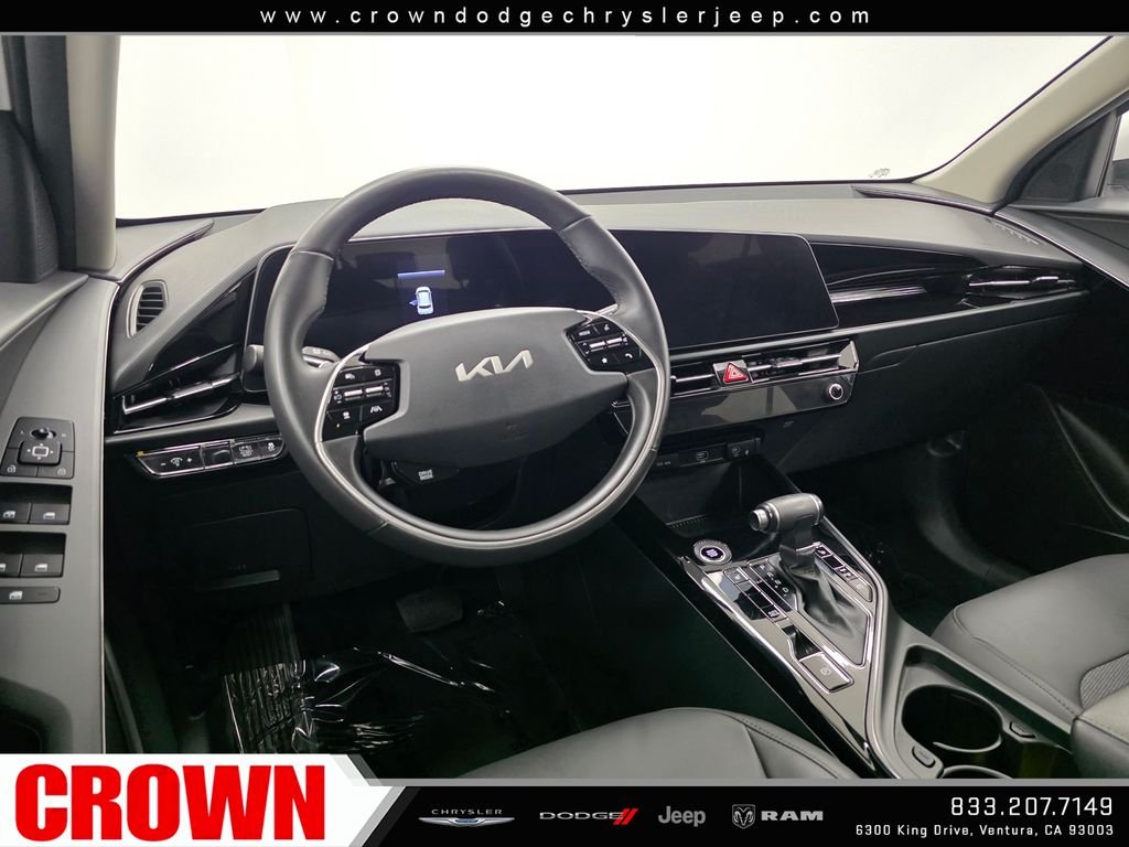Used 2023 White Kia EX image 16