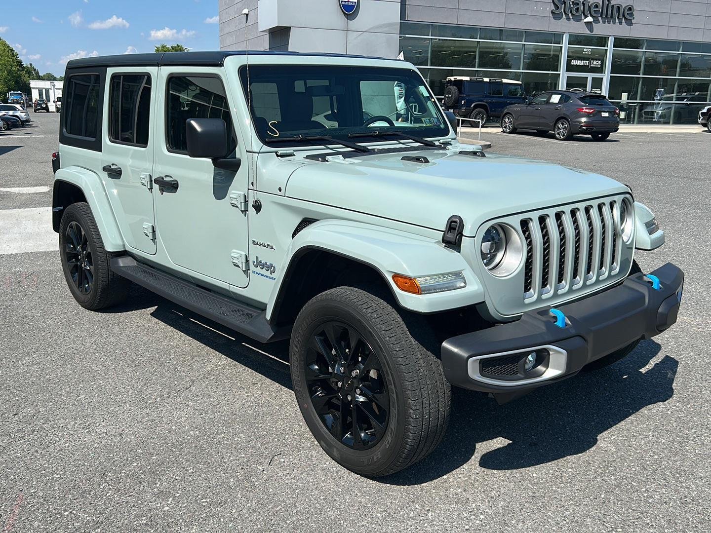 Used 2023 Earl Clearcoat Jeep Sahara image 7