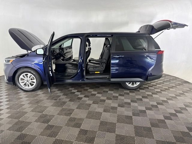 Used 2022 Blue Kia LXS image 11