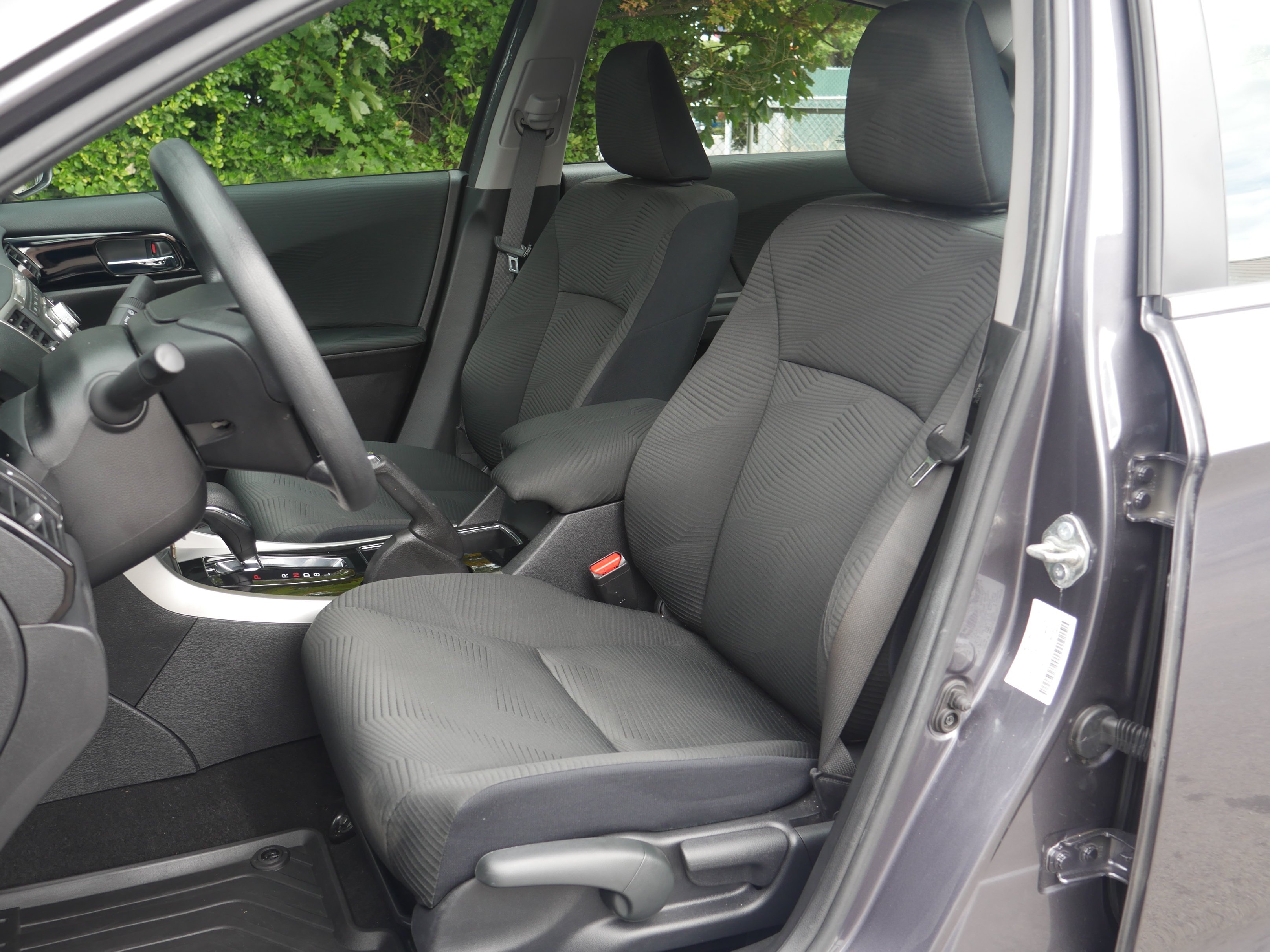 Used 2016 Modern Steel Metallic Honda LX image 28