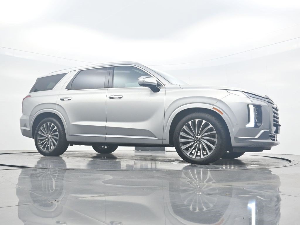 Certified Used 2024 Typhoon Silver Hyundai Calligraphy image 29