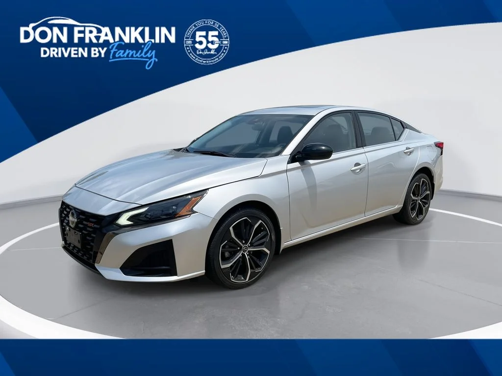 Used 2023 Silver Nissan 2.5 SR image 1