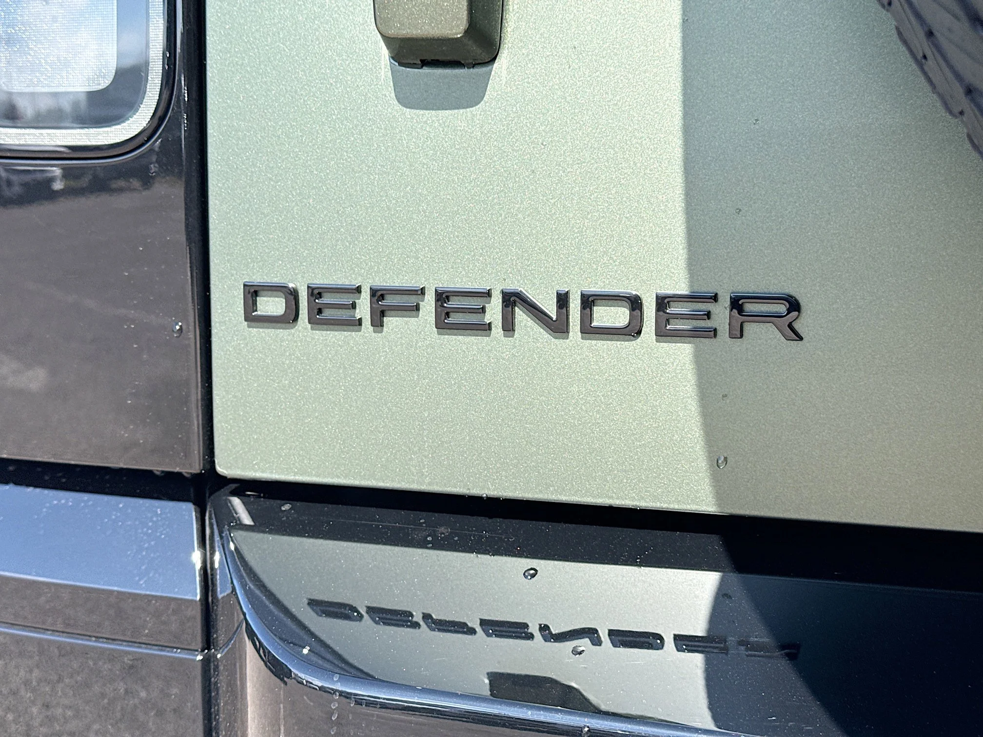 New 2026 Woolstone Green Metallic Land Rover X-Dynamic SE image 11