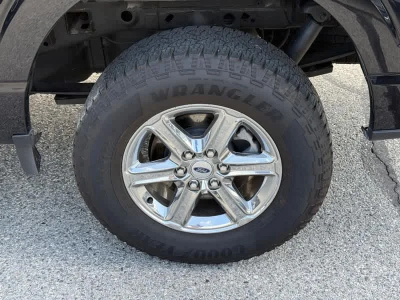 Used 2025 Agate Black Metallic Ford XLT image 6
