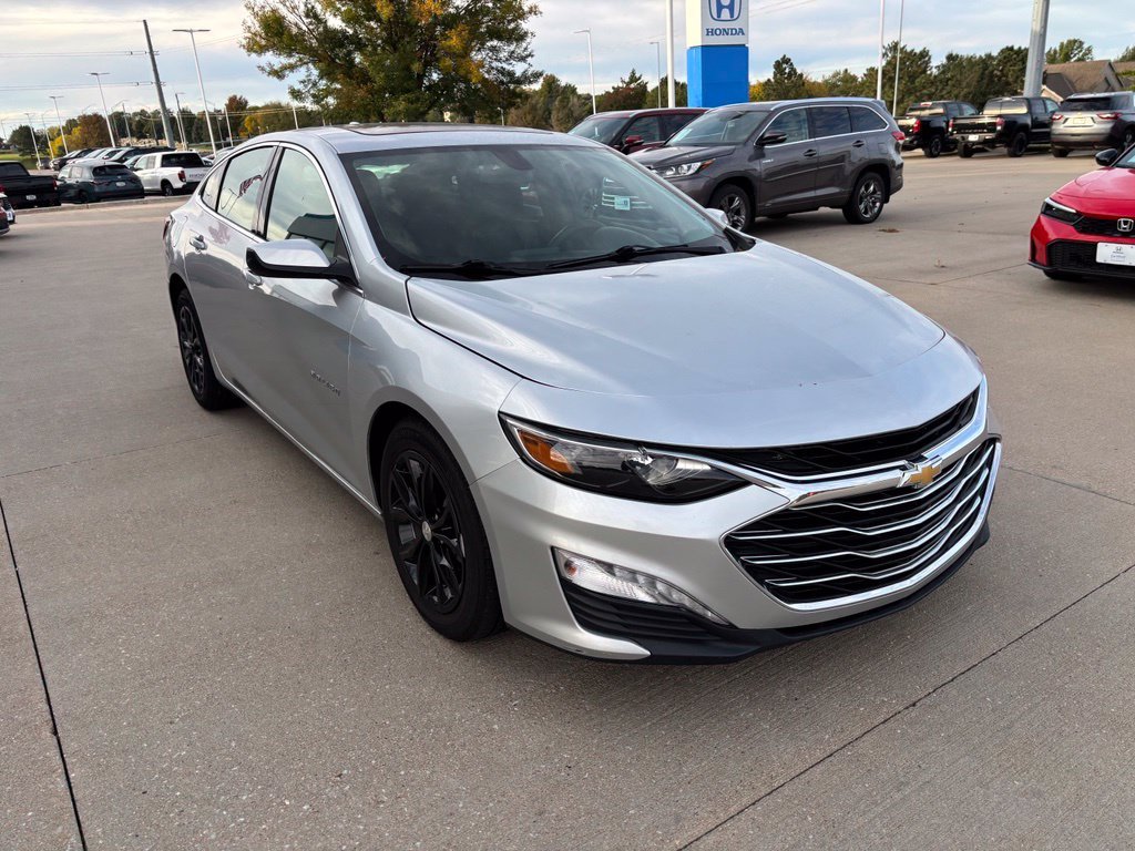 Used 2021 Silver Ice Metallic Chevrolet LT image 3