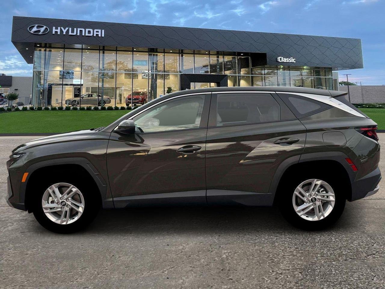 New 2026 Rockwood Green Hyundai SE image 3