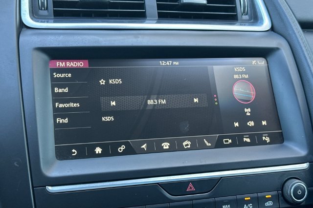 Used 2020 Black Jaguar SE image 17