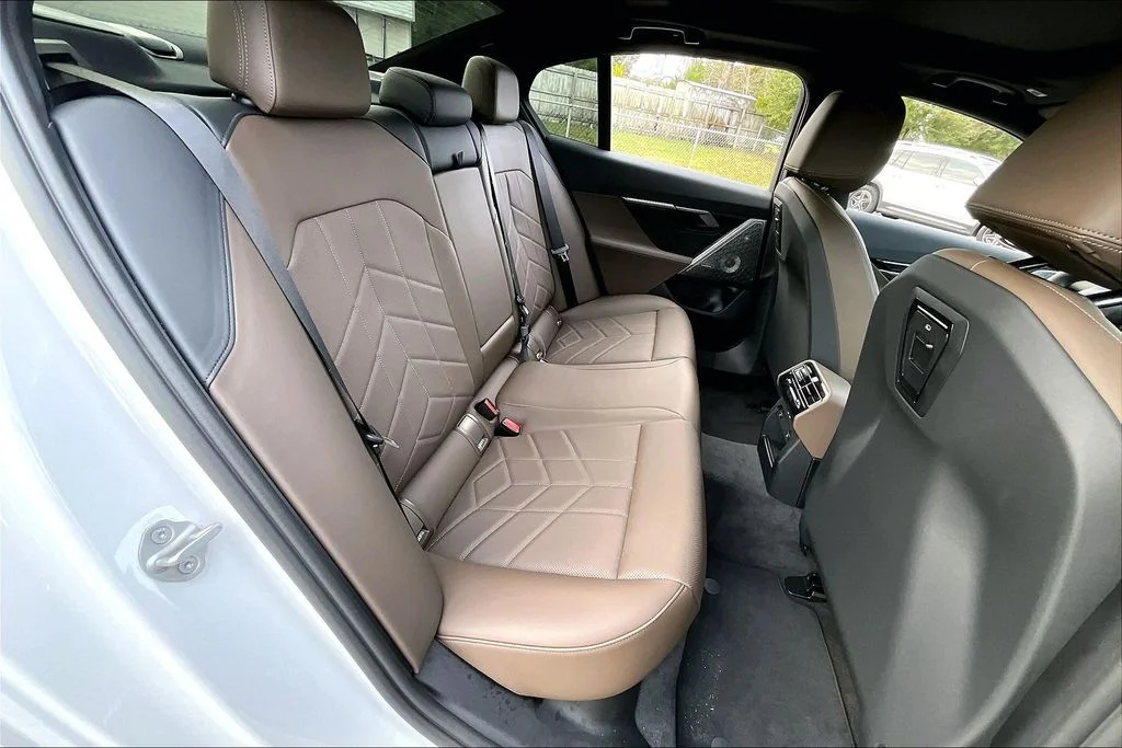 2026 BMW 5 Series 550e - Photo 24