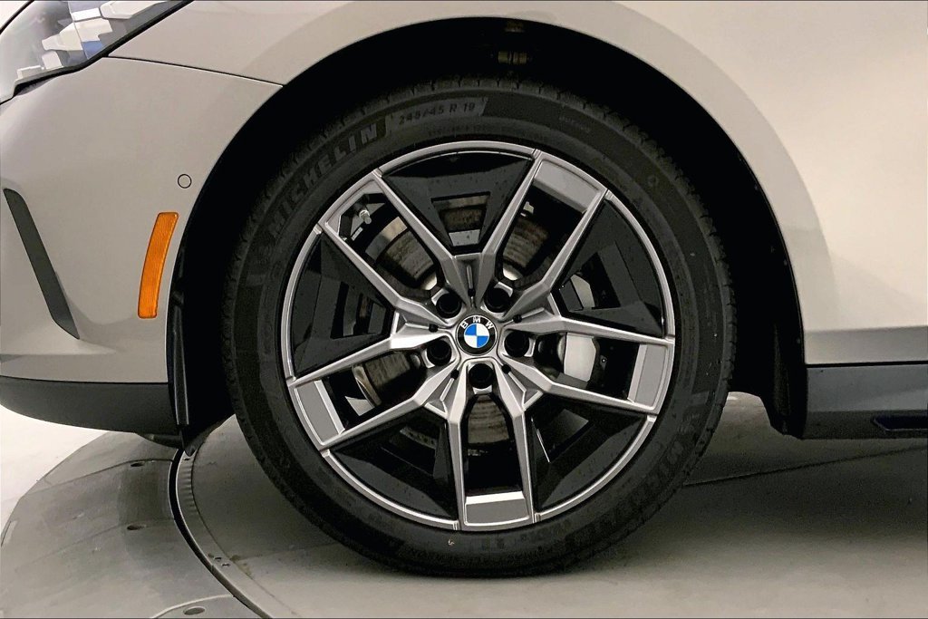 2026 BMW 5 Series 530i - Photo 8